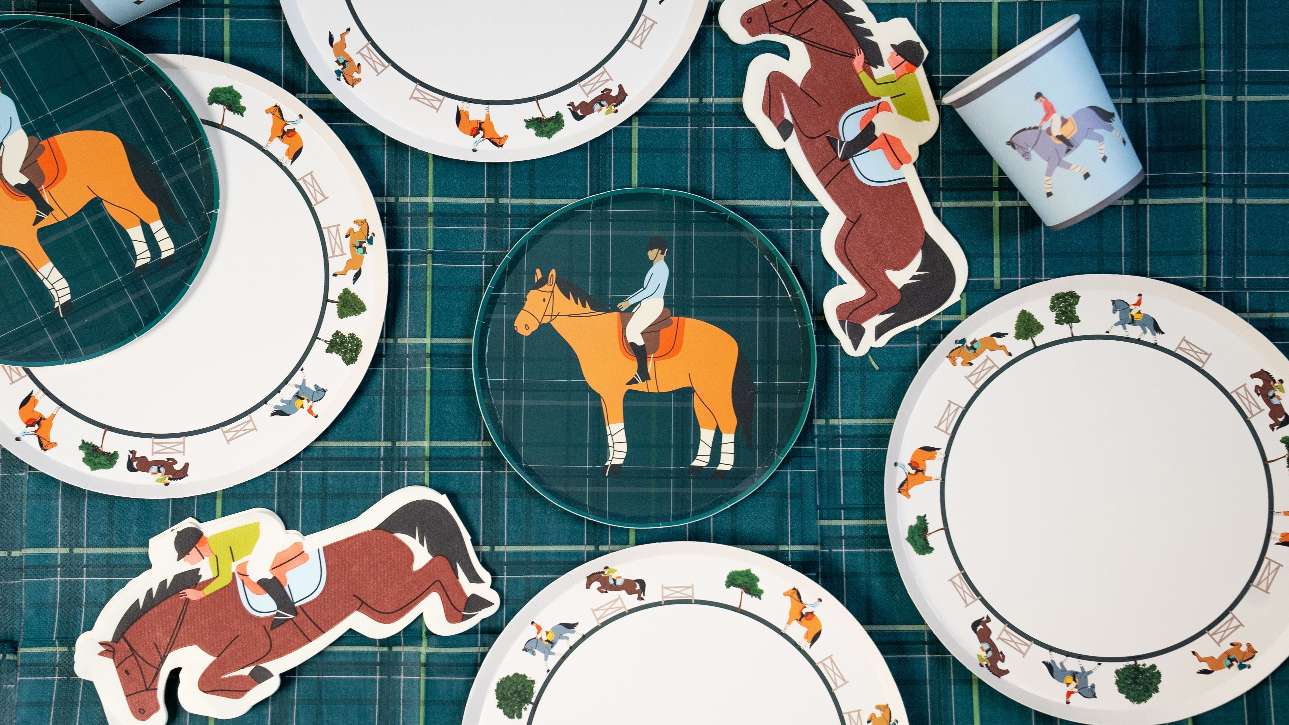 Equestrian Horse Riding Paper Cups (9 oz) | Recyclable Eco Cups for Horse Party, Kids Birthday, Derby or Pony Theme (x 12)  