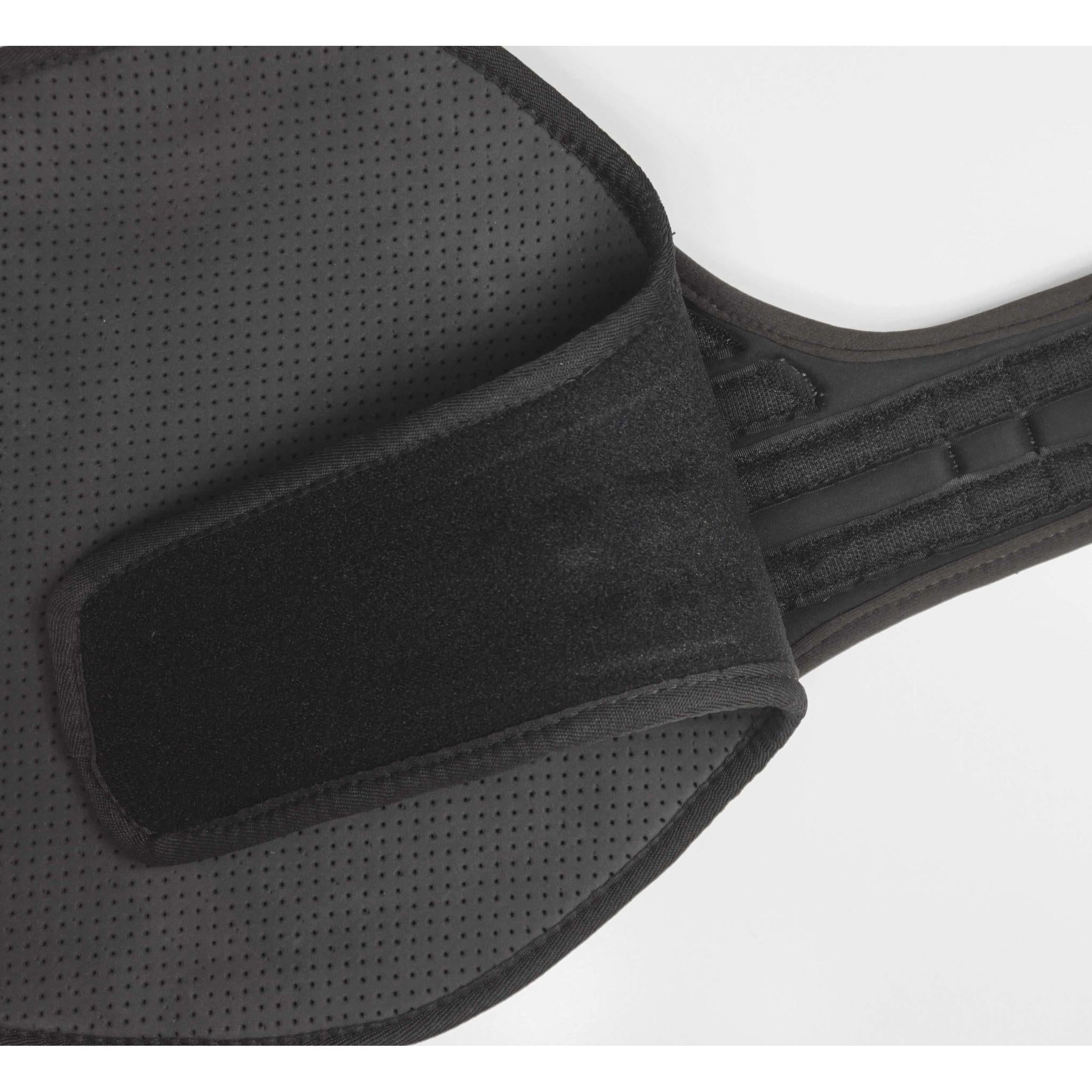 Majyk Equipe Superhorse Monoflap Girth featuring a neoprene-free liner and sleek design for comfort and performance.